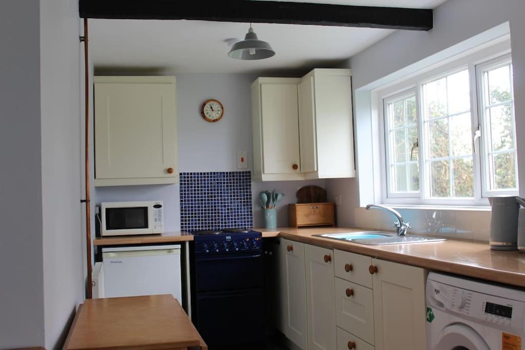 Cozy Country Cottage With Beautiful Rural Views Newquay  Bagian luar foto